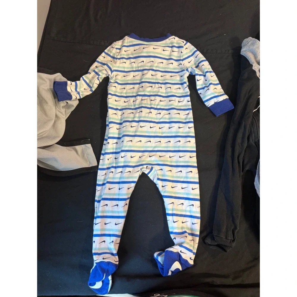 Nike Baby Boy 4 Piece Bundle 6-9M Bodysuit Footie Sleeper Romper Hooded Grey - Picture 10 of 16